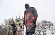 Vandalisme à Londres : une statue de Churchill taguée, un homme arrêté