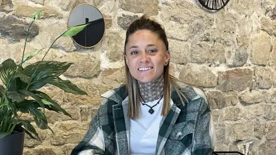 De militaire à tatoueuse : l'incroyable parcours de Jennifer Arlabosse à Nîmes