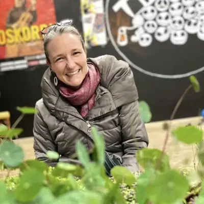 Laurence Bolling transforme son exploitation bio en espace créatif à Cambo-les-Bains