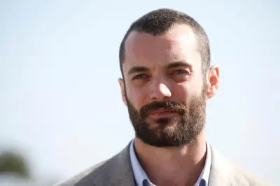 Louis Sarkozy s'installe à Menton : « Le parachuté a atterri et il ne va pas redécoller »