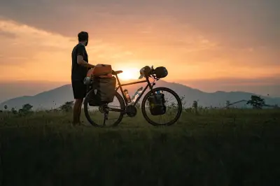 Maxime Rey présente son film sur son tour du monde à vélo à Tarnos
