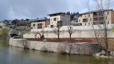 Mende inaugure un nouveau parc végétalisé au square du Bressal pour embellir le centre-ville