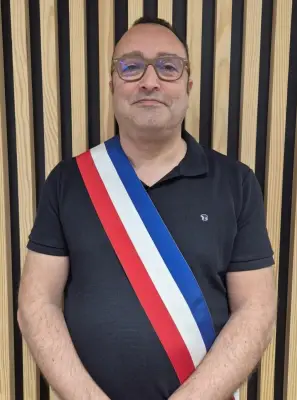 Pierre Tual, 79 ans, réélu maire pour un quatrième mandat consécutif