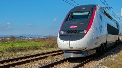 TGV bloqué 8 heures dans un tunnel : 800 passagers passent une nuit d'angoisse sans assistance