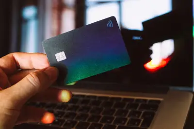 Virements bancaires suspendus pendant le long week-end de Pâques : une perturbation inattendue