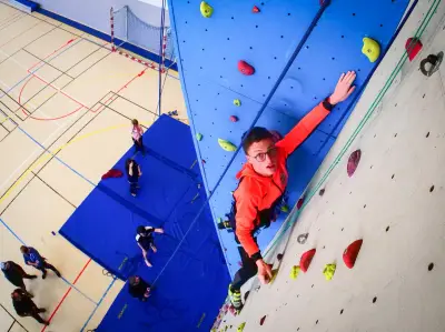 Yann Lagache, jeune autiste de Biarritz, champion de France d'escalade adaptée