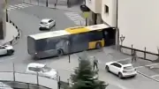 Accident spectaculaire en Andorre : un bus s'encastre dans un restaurant après un malaise du conducteur