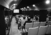 Archives : En 1983, la SNCF lance le cinéma dans ses trains, une innovation voyageuse