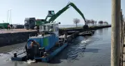 Audenge : un vaste chantier de dragage et de renforcement des berges du port en cours