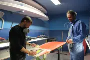 À Biarritz, la Shaper House démocratise la fabrication de planches de surf sur mesure