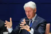 Bill Clinton interrogé sur une photo dans un jacuzzi liée au dossier Epstein