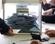 Bulletins de vote endommagés par la pluie à Nice : réimpression en cours pour maintenir le scrutin