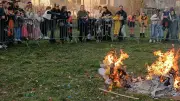 Carnaval printanier à Vézénobres : Caramantran brûlé dans la joie des écoliers