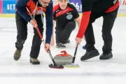 Curling à Nice : une passion nocturne sur glace malgré le manque d'infrastructures