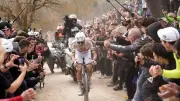 Cyclisme : Paul Seixas, la révélation française qui défie Pogacar aux Strade Bianche