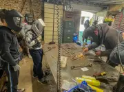 Des élèves créent des sculptures écologiques pour orner les vergers communaux