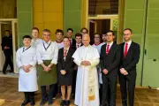Des lycéens monégasques préparent et servent le déjeuner du pape Léon XIV