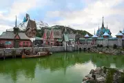 Disneyland Paris dévoile son extension à 2 milliards avec le village de la Reine des Neiges