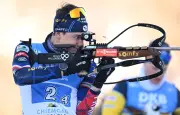 Eric Perrot remporte le petit globe de l'individuel en biathlon à Kontiolahti