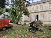 Exercice de lutte contre l'incendie au château La Gravade pour les nouveaux pompiers volontaires