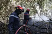 Feu de forêt en Dordogne : 5 hectares brûlés, 40 pompiers mobilisés à Saint-Pardoux-la-Rivière