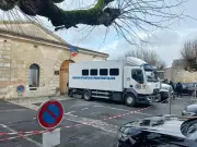 Fouilles à la prison de Saintes : armes et stupéfiants découverts après l'évacuation