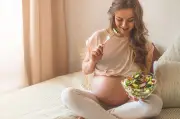 Grossesse : les nutriments essentiels pour le développement du bébé