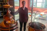 Hélèna Truyen, de la cuisine à la distillation : l'artisanat d'excellence renaît à La Motte