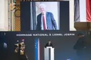 Hommage à Jospin : Macron critiqué pour son éloge, Mélenchon absent polémique