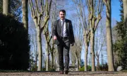 Hugo Couchinave, candidat LR à Oloron, mise sur le terrain et défend ses soutiens controversés
