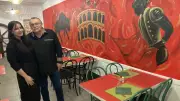 Ilona Paris dévoile sa première fresque au bar Le XXe Siècle à Nîmes