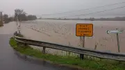 Inondations majeures dans l'Hérault : la crue historique submerge la plaine entre Pézenas et Montagnac
