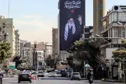 Iran : Obsèques de Khamenei et succession incertaine après frappes israélo-américaines