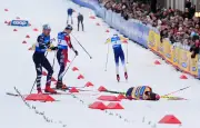 Klaebo blessé après une chute en sprint de ski de fond urbain à Drammen