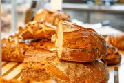 La bataille pour la fermeture hebdomadaire des boulangeries divise artisans et grandes chaînes