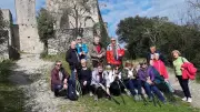 La Gym Volontaire de Salindres visite le château de Tornac lors d'une randonnée