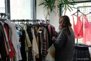 La P'tite Boutique organise une braderie solidaire de vêtements gratuits