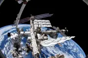 La Station Spatiale Internationale en sursis : le report de sa désorbitation révèle l'absence de successeur