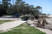La Vélodyssée face à l'érosion : une véloroute menacée par le recul du littoral