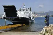 Le bateau « Île Sainte-Marguerite » mis à l'eau pour desservir les îles de Lérins depuis Cannes
