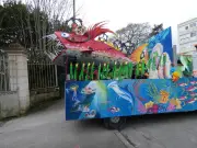 Le carnaval de Floirac 2026 sur le thème aquatique attire une foule enthousiaste