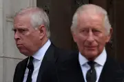 Le scandale Andrew Mountbatten-Windsor menace Charles III : soupçons de fuites à Epstein
