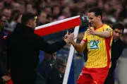 Lens élimine Lyon aux tirs au but et file en demi-finales de la Coupe de France