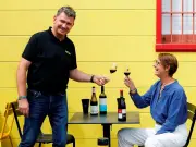 Les cavistes, nouveaux piliers du lien social et de la découverte vinicole