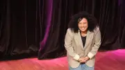 Lily Benmeni, la diva du stand-up, de retour à la Hune de Frontignan pour un one woman show