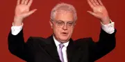Lionel Jospin : retour sur l'annonce de son retrait de la vie politique en 2002