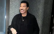 Lionel Richie critique les artistes qui fuient leurs fans : 