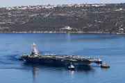 L'USS Gerald Ford, plus grand porte-avions du monde, fait escale en Grèce après un incendie en mer Rouge