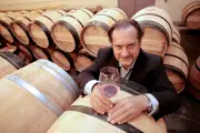 Michel Rolland, l'œnologue controversé qui a transformé le vin mondial