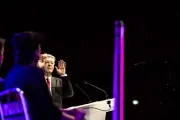 Mélenchon appelle à un front antifasciste à Perpignan et se justifie sur Epstein